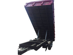 Ανατρεπόμενο ημιρυμουλκούμενο για τρακτέρ 13t.